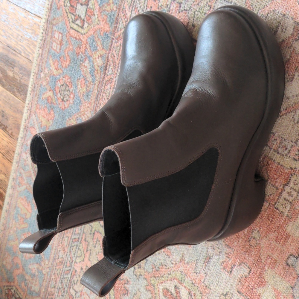 EVERLANE The Puffa Boot - Picture 3 of 16